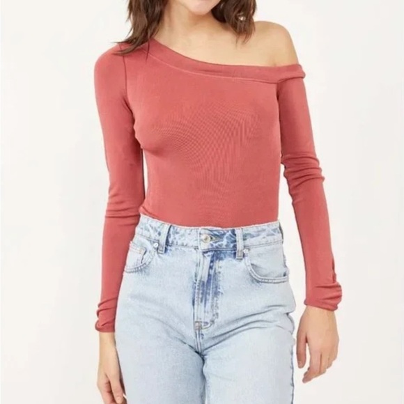 NWT Free People That's Hot Bodysuit Off The Shoulder Red Clover Size Small NEW - Picture 1 of 10